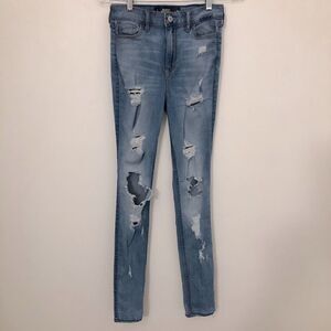 Hollister Size 1 (25) Ripped & Distressed Super Skinny High Rise Jeans!